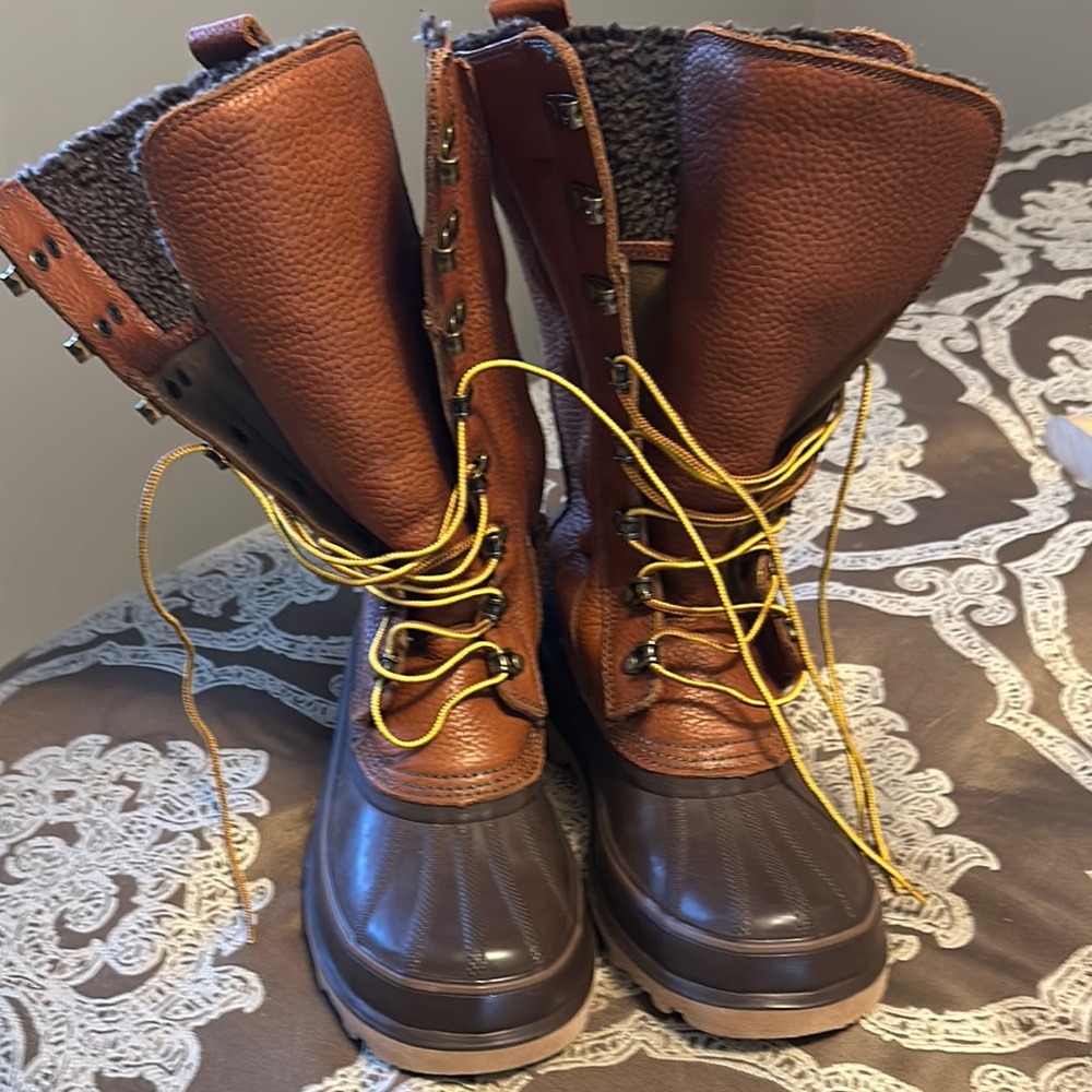 Brown Leather Lace-Up Boots